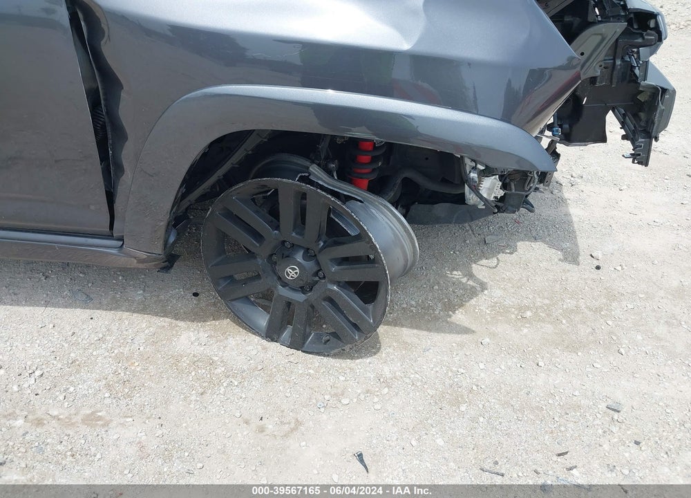 2022 TOYOTA 4RUNNER TRD SPORT VIN: JTESU5JR0N5988636