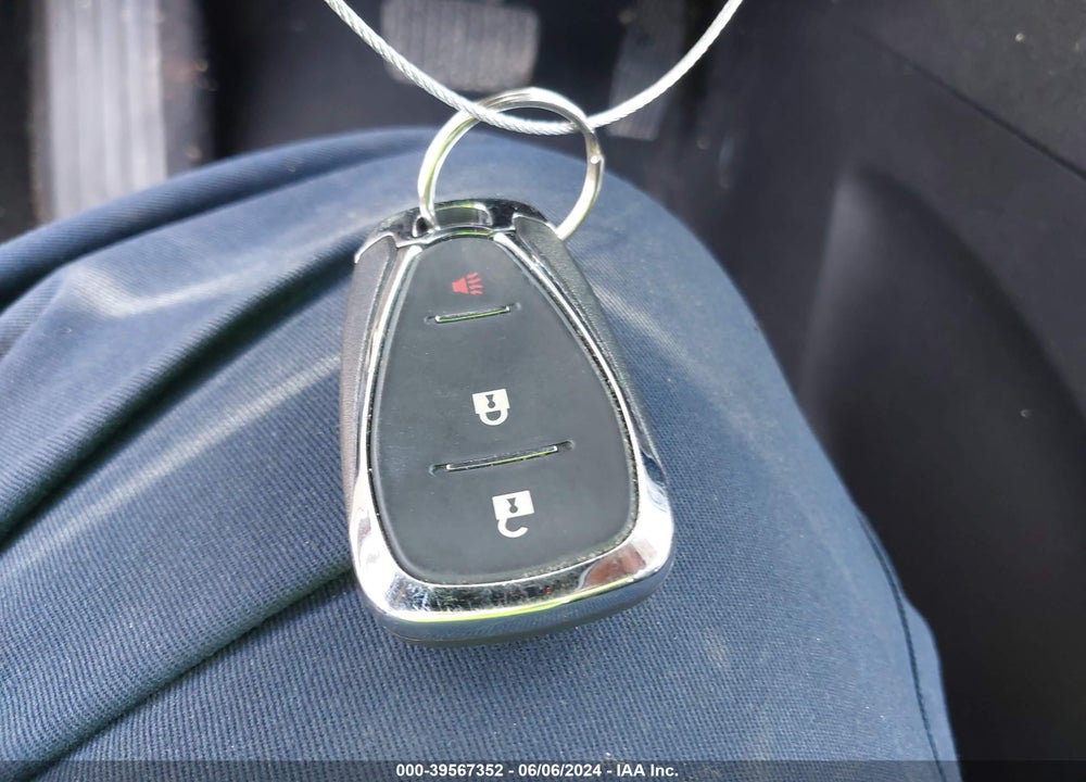 2018 CHEVROLET EQUINOX LT VIN: 2GNAXJEV3J6226401