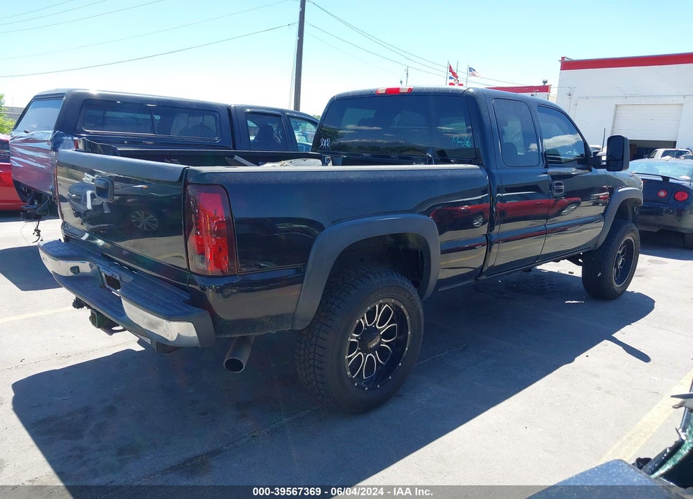 2005 GMC SIERRA 2500HD SLE VIN: 1GTHK29U85E270800