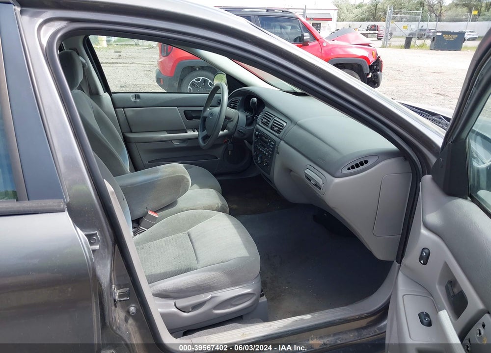 2005 FORD TAURUS SE VIN: 1FAFP53U85A266018