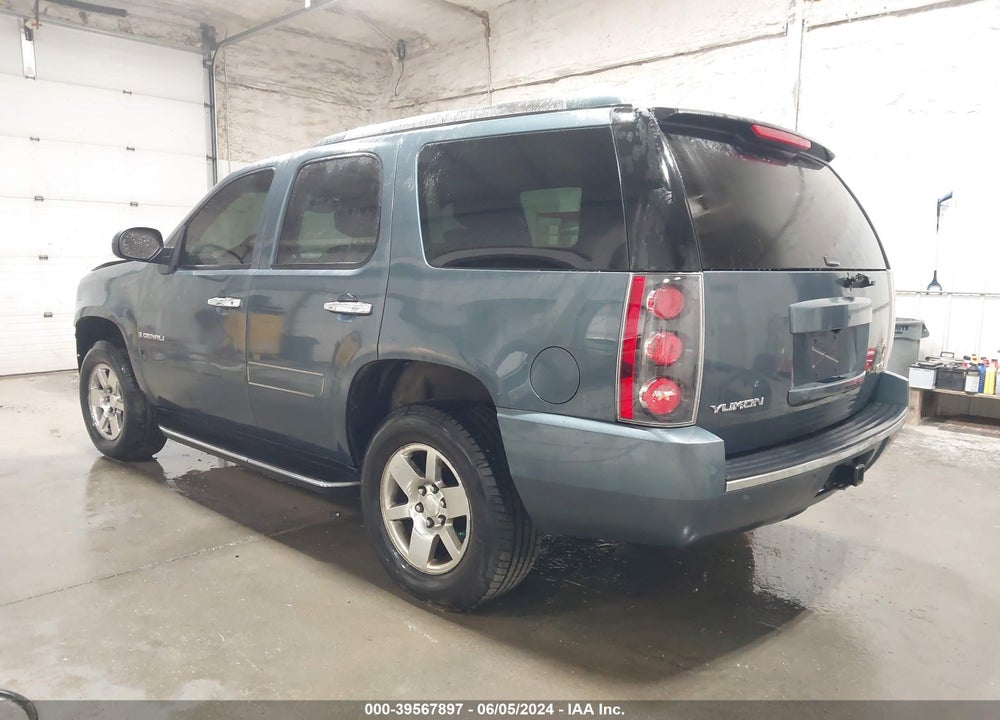 2007 GMC YUKON DENALI VIN: 1GKFK63807J328388
