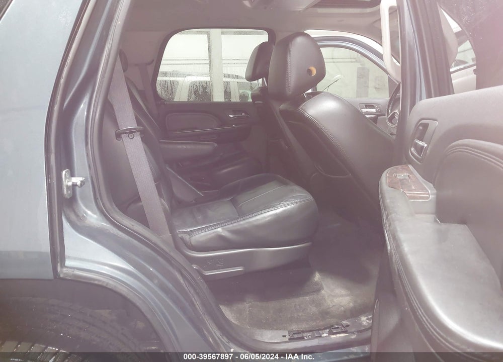 2007 GMC YUKON DENALI VIN: 1GKFK63807J328388