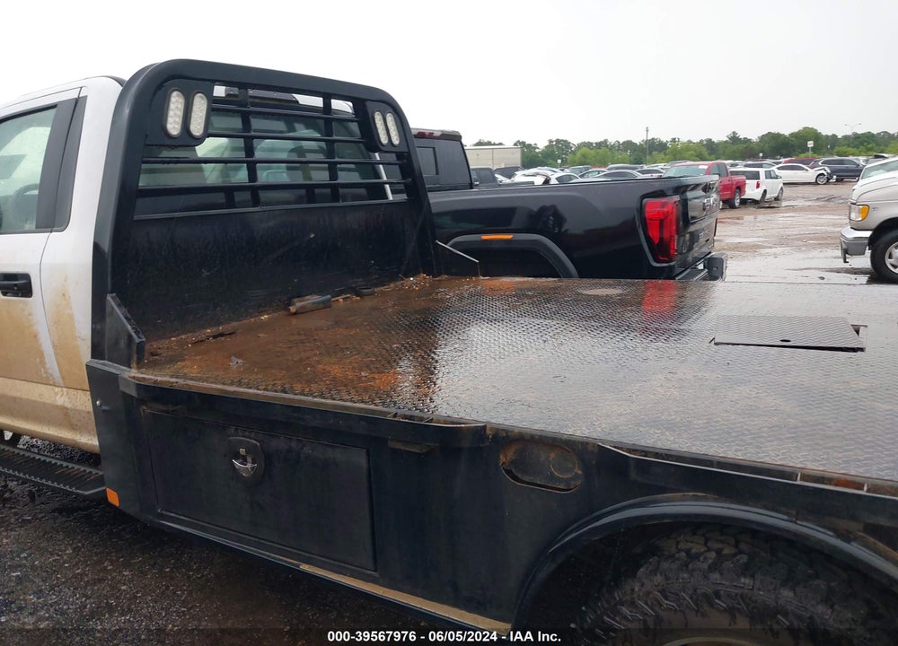 2019 FORD F-350 CHASSIS XL VIN: 1FDRF3H60KEG86221