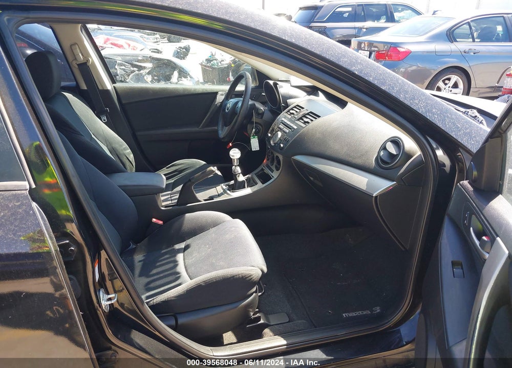 2011 MAZDA 3 S SPORT VIN: JM1BL1K69B1461086