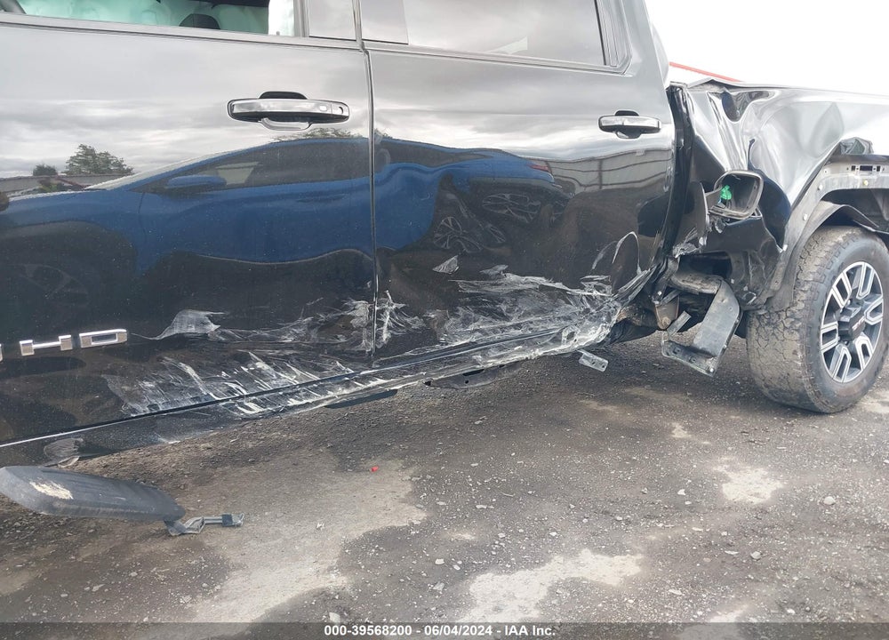 2022 GMC SIERRA 2500HD 4WD STANDARD BED AT4 VIN: 1GT49PEY0NF170586