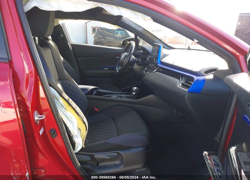 2021 TOYOTA C-HR XLE VIN: JTNKHMBX0M1120511