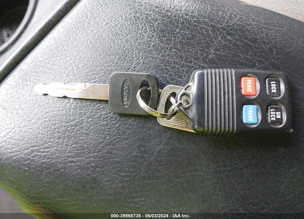 1997 FORD THUNDERBIRD LX VIN: 1FALP6241VH164142