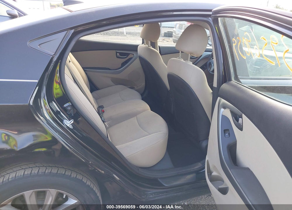2015 HYUNDAI ELANTRA SE VIN: 5NPDH4AE5FH564217