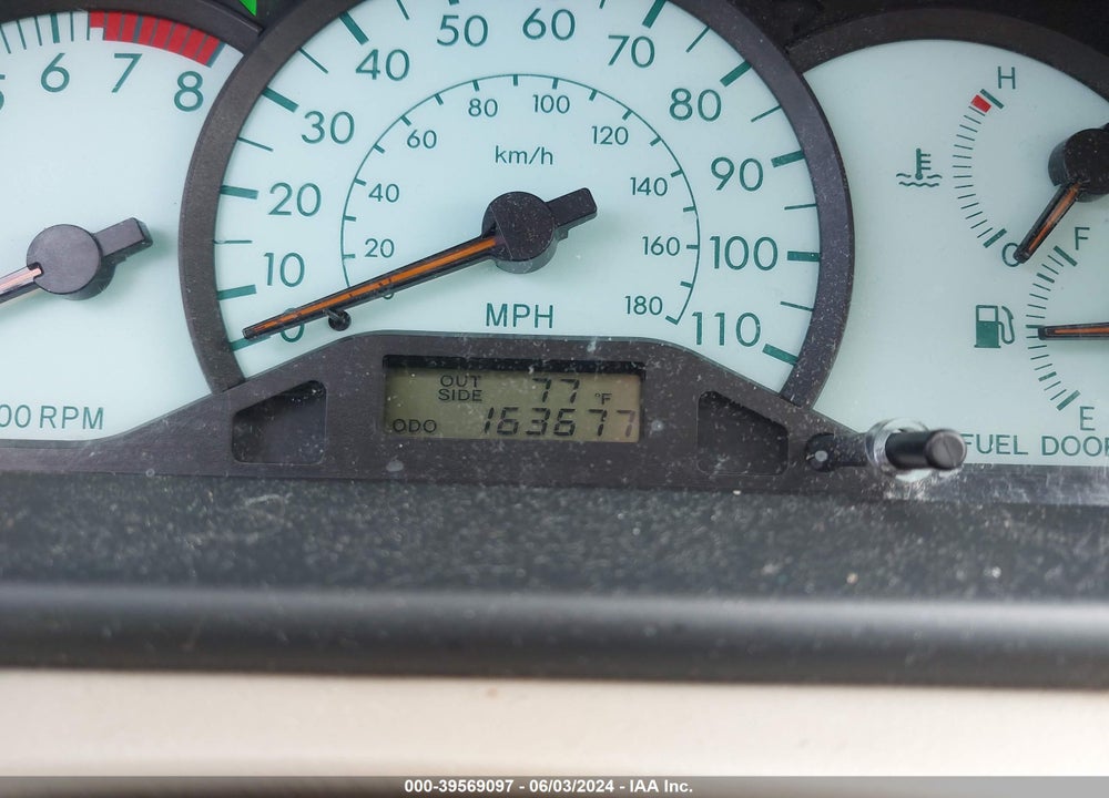 2004 TOYOTA COROLLA LE VIN: 2T1BR38EX4C250079