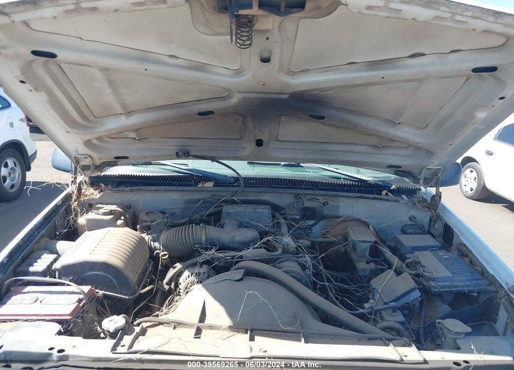 1998 CHEVROLET C1500 FLEETSIDE W/T VIN: 1GCEC14W8WZ248535