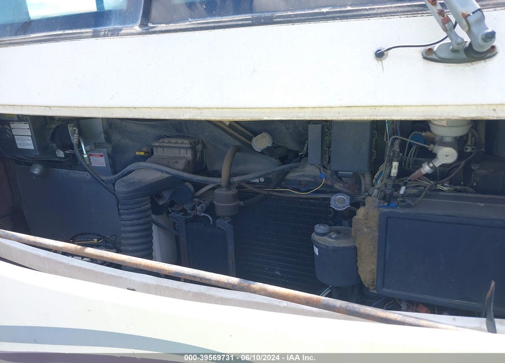 1997 CRUISEMASTER F530 VIN: 3FCMF53G2VJA06054