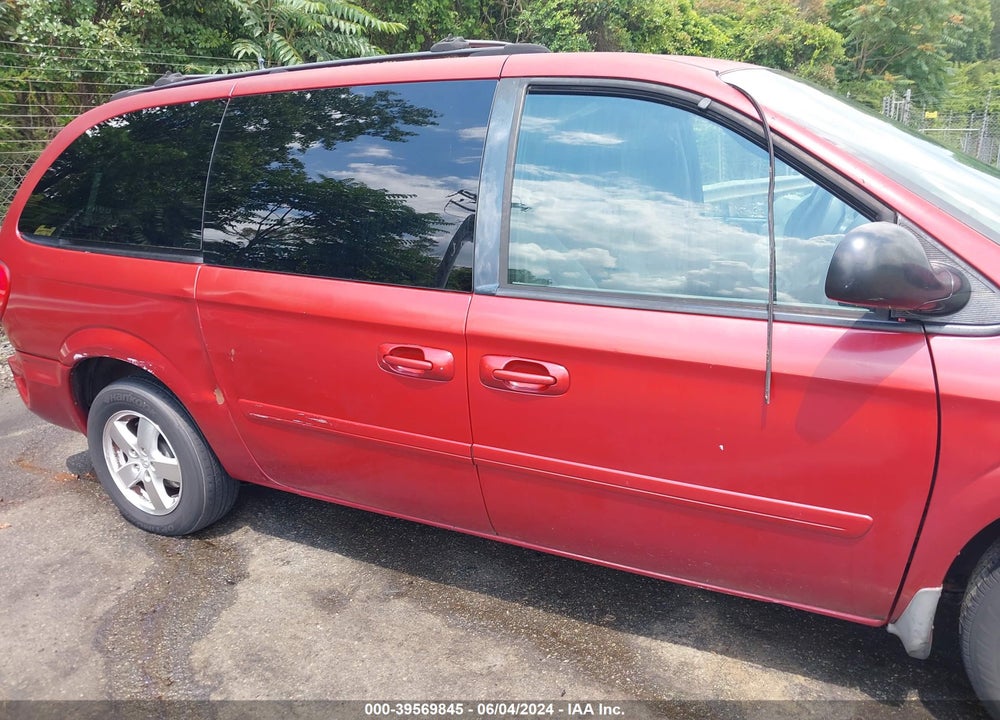 2005 DODGE GRAND CARAVAN VIN: 2D4GP44L35R113821