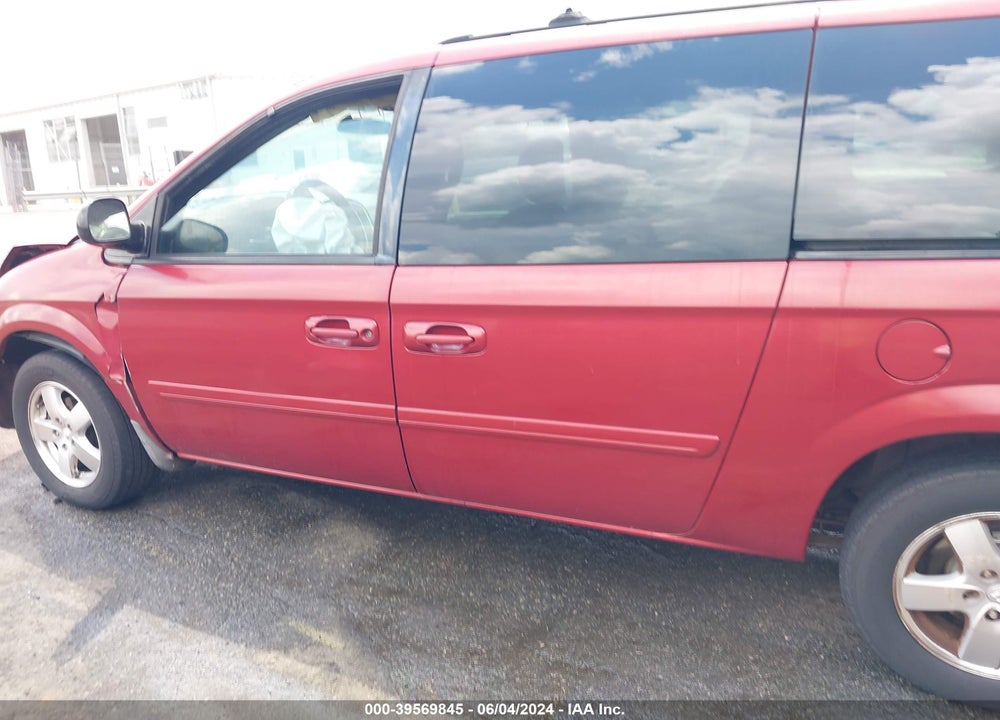 2005 DODGE GRAND CARAVAN VIN: 2D4GP44L35R113821