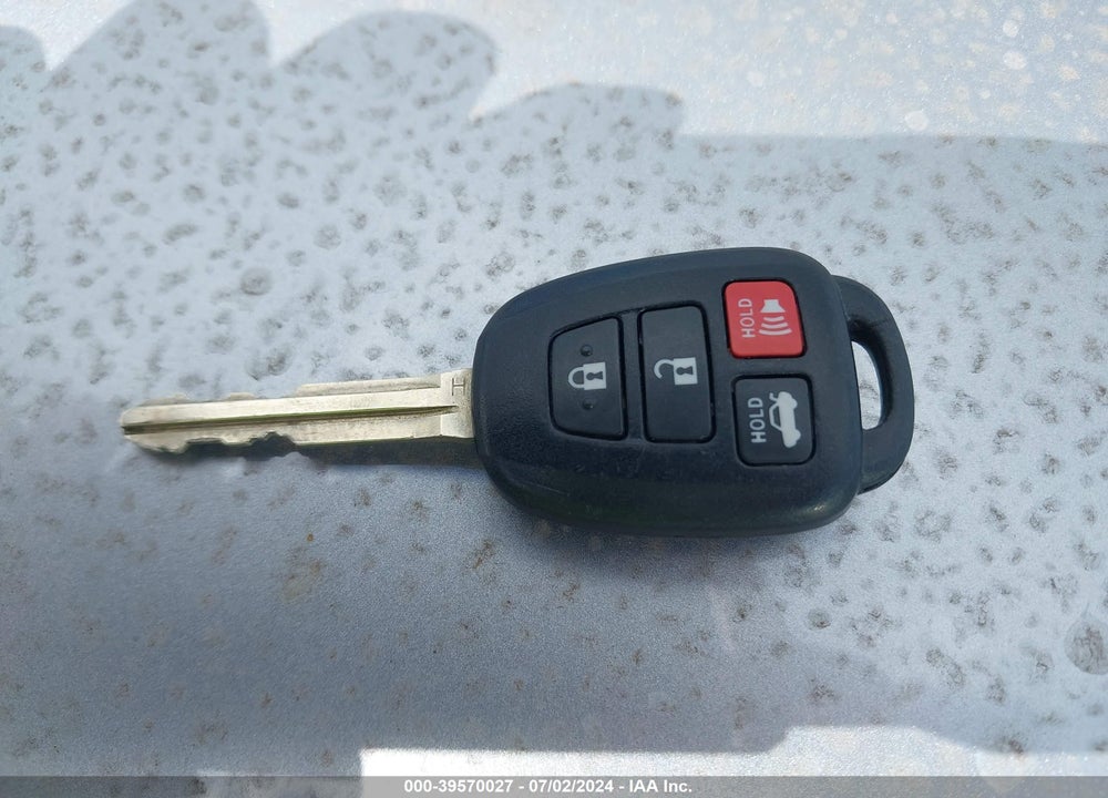 2016 TOYOTA COROLLA LE VIN: 5YFBURHE7GP447457
