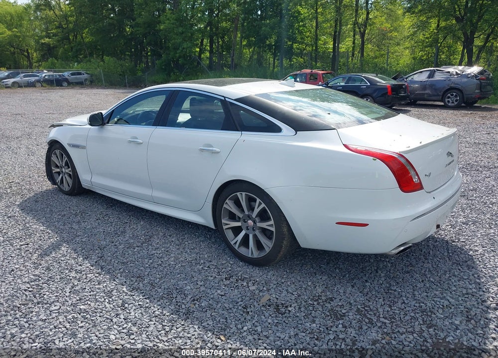 2015 JAGUAR XJ VIN: SAJWJ1CD0F8V88764