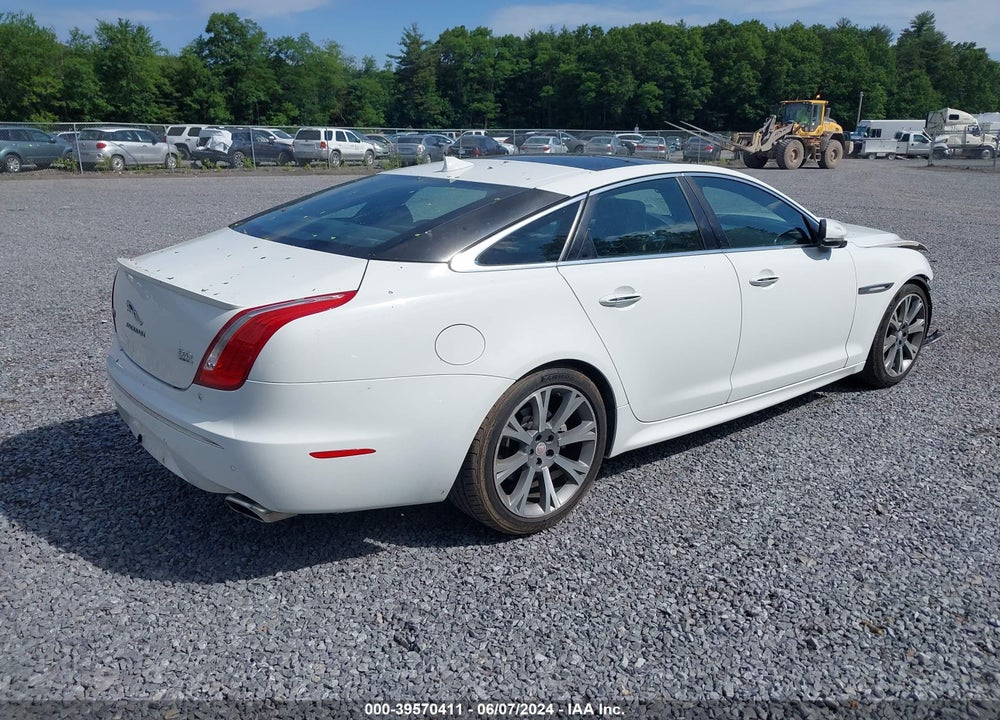 2015 JAGUAR XJ VIN: SAJWJ1CD0F8V88764