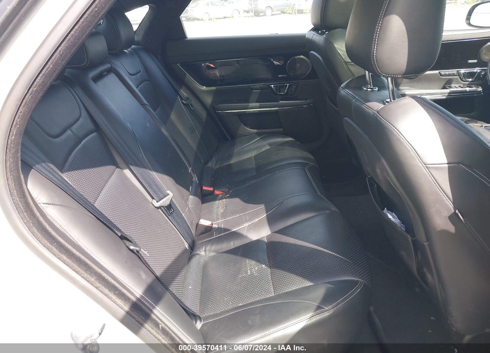 2015 JAGUAR XJ VIN: SAJWJ1CD0F8V88764