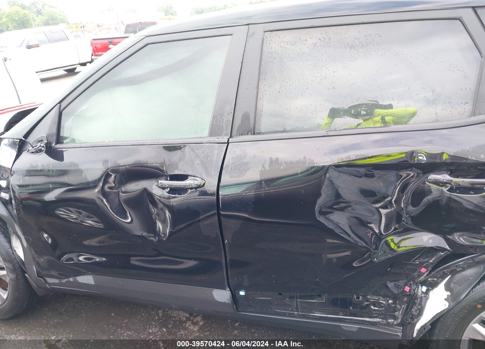 2023 KIA SELTOS LX VIN: KNDEPCAAXP7359920