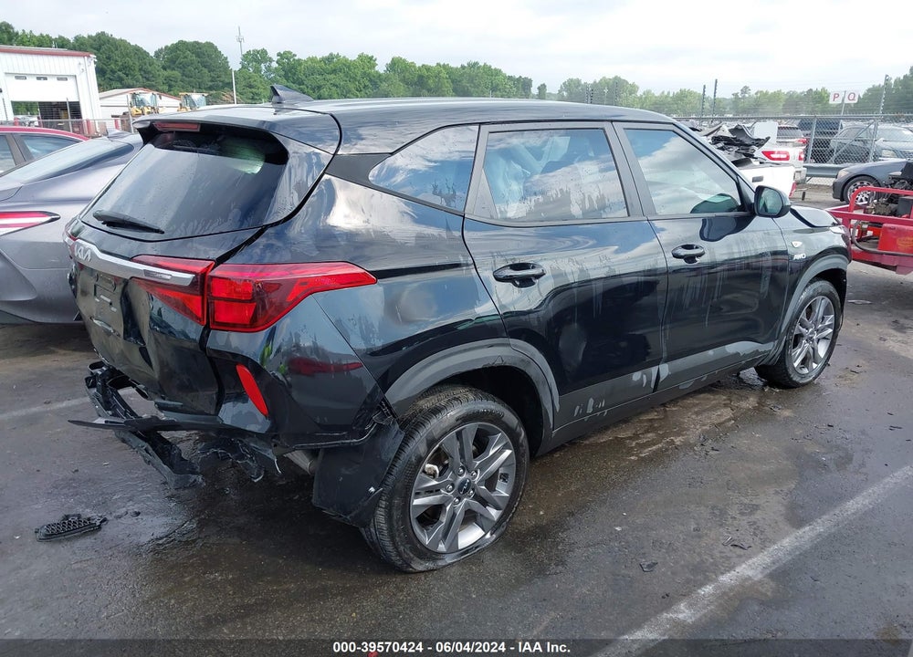 2023 KIA SELTOS LX VIN: KNDEPCAAXP7359920
