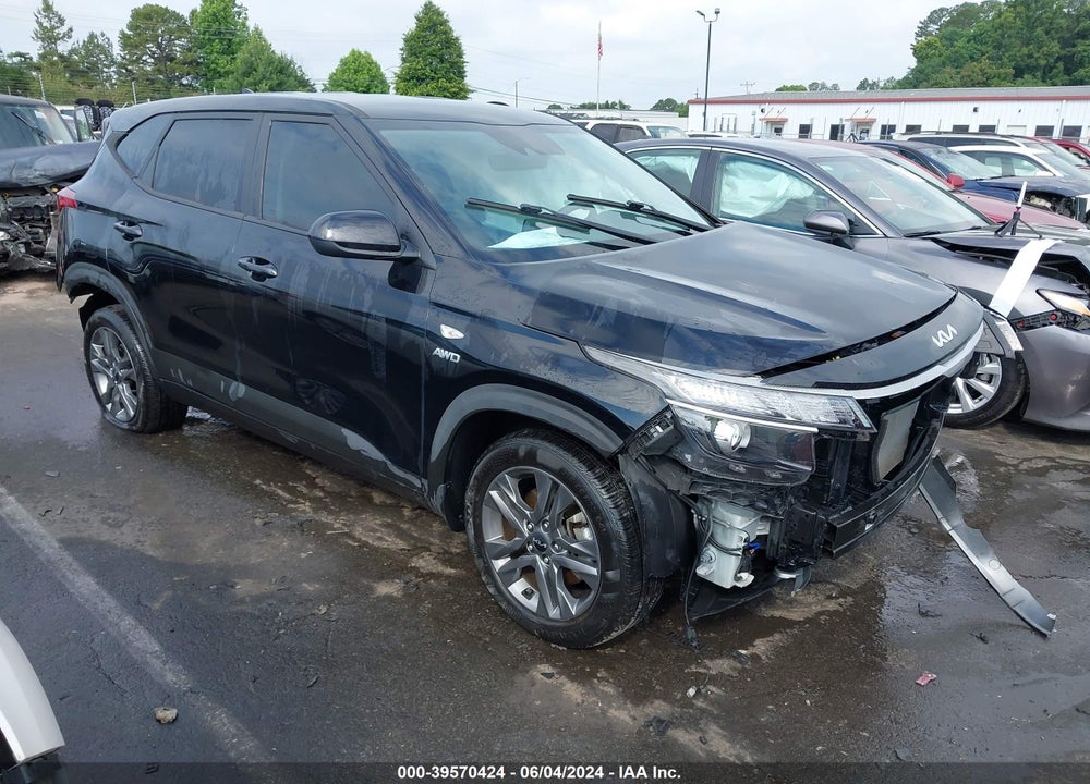 2023 KIA SELTOS LX VIN: KNDEPCAAXP7359920