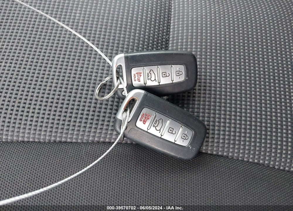 2013 HYUNDAI ELANTRA GT VIN: KMHD35LE0DU081492