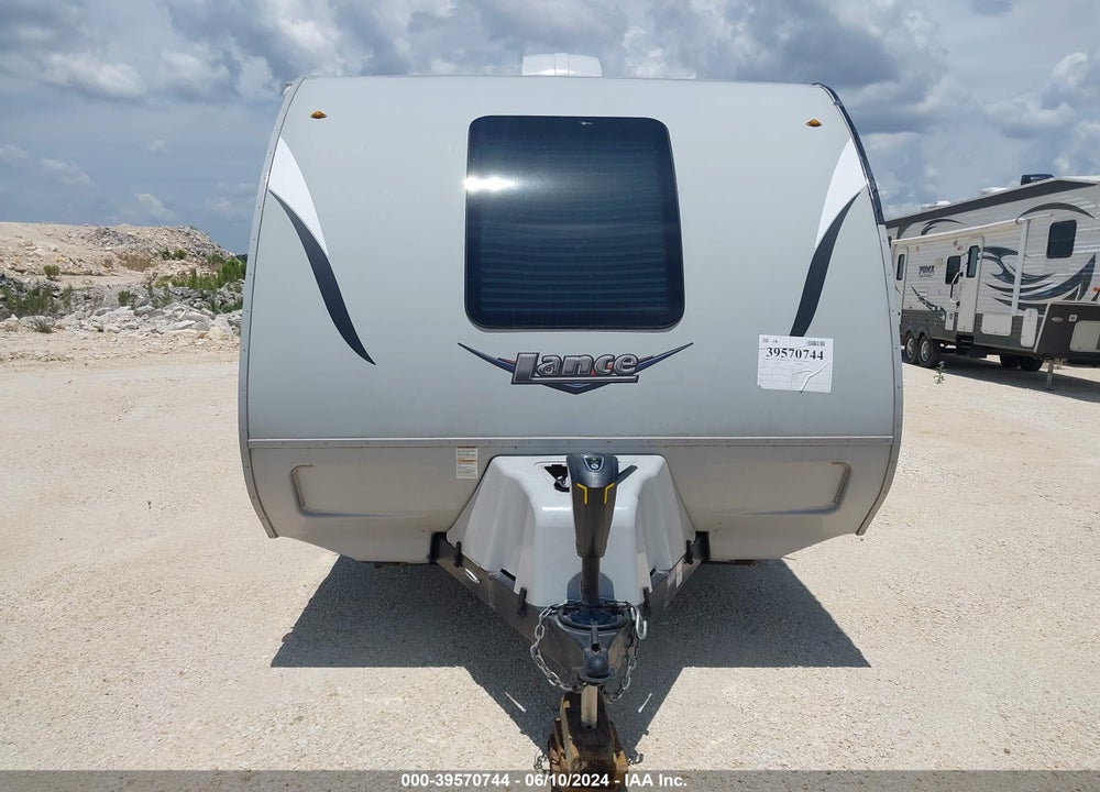 2018 LANCE OTHER VIN: 56YTT2321JL322238