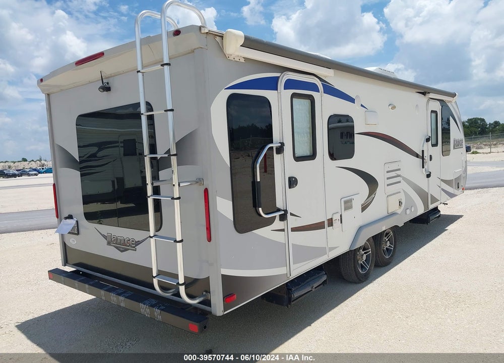 2018 LANCE OTHER VIN: 56YTT2321JL322238