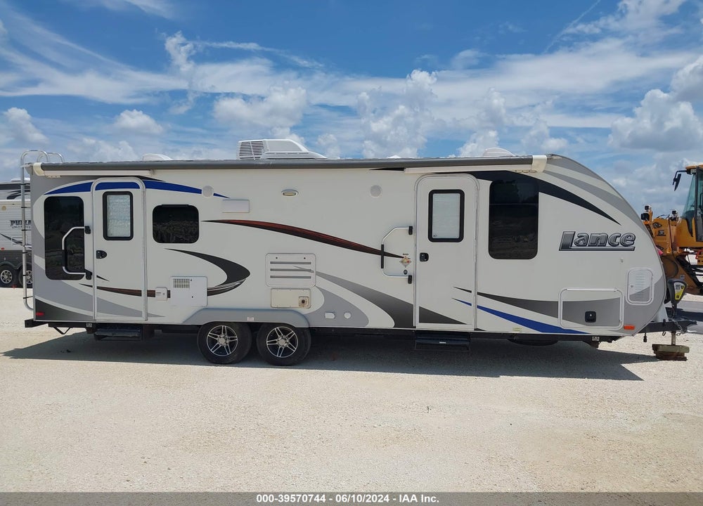 2018 LANCE OTHER VIN: 56YTT2321JL322238
