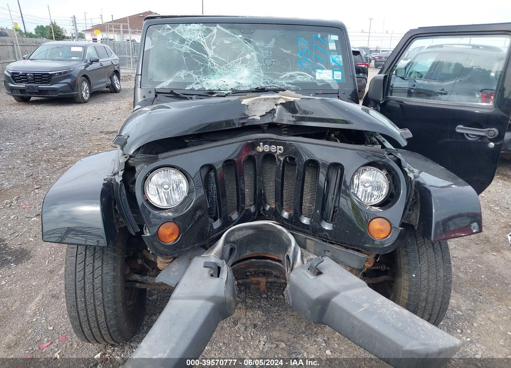 2011 JEEP WRANGLER UNLIMITED SAHARA VIN: 1J4BA5H1XBL585505