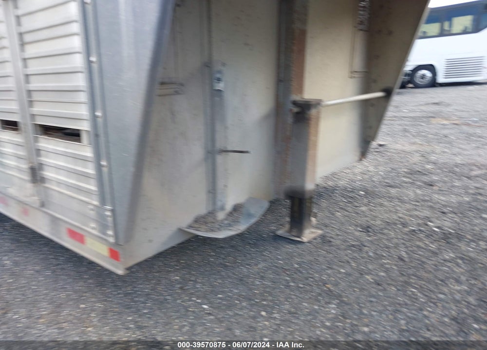1994 M H EBY TRAILERS --- VIN: 4A2LG2425R1002237