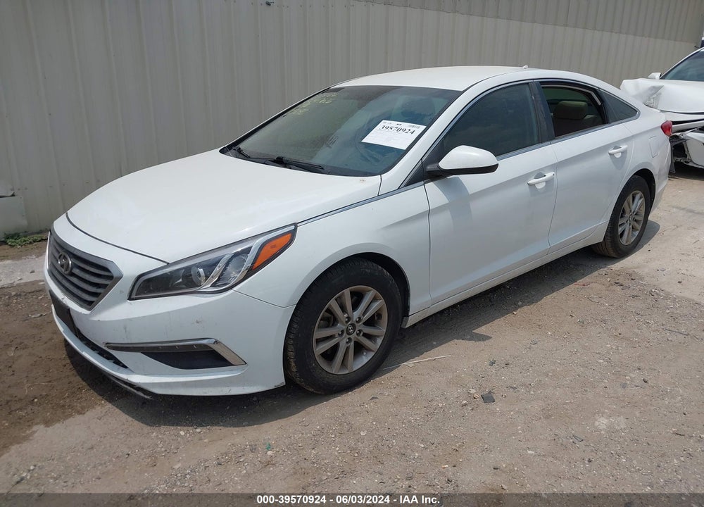 2015 HYUNDAI SONATA SE VIN: 5NPE24AF7FH245092