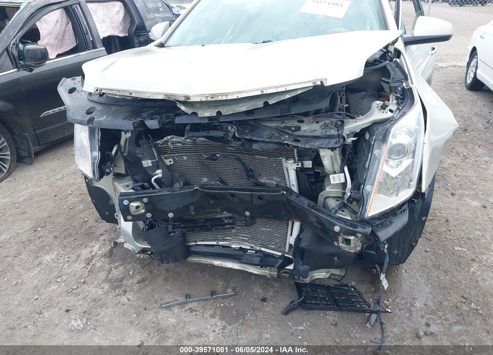2013 CADILLAC SRX PERFORMANCE COLLECTION VIN: 3GYFNDE3XDS548442