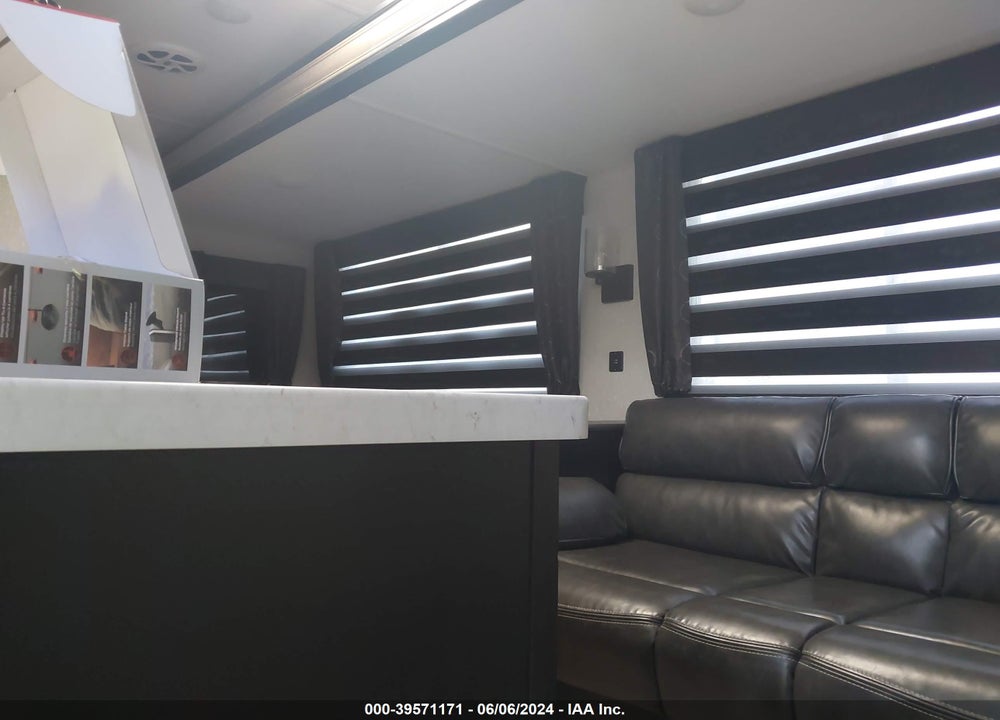 2021 FOREST RIVER CHEROKEE VIN: 4X4TCKH25MX150098