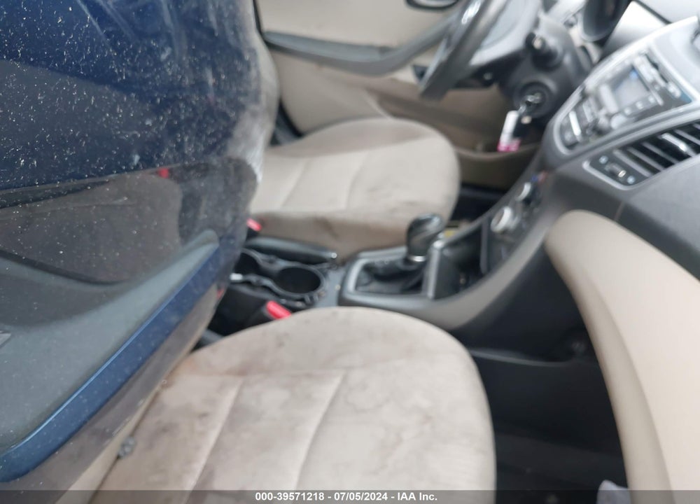 2015 HYUNDAI ELANTRA SE VIN: 5NPDH4AE6FH651592