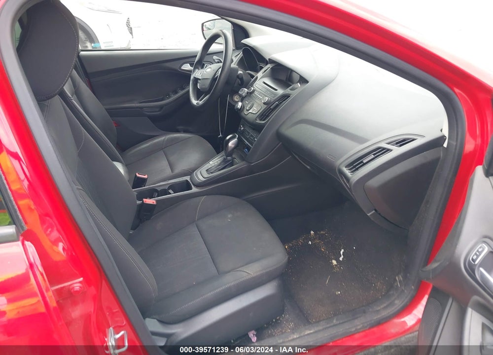 2017 FORD FOCUS SE VIN: 1FADP3F21HL225759