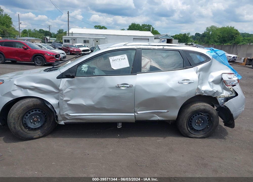 2014 NISSAN ROGUE SELECT S VIN: JN8AS5MV8EW718020