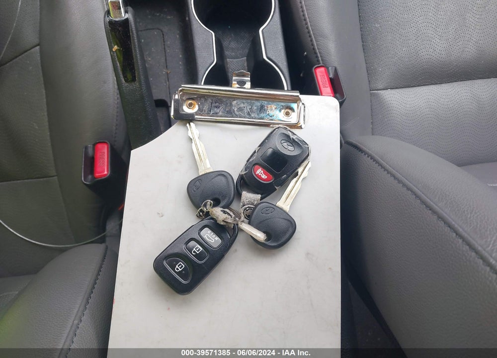 2013 HYUNDAI ELANTRA LIMITED VIN: 5NPDH4AE4DH284477