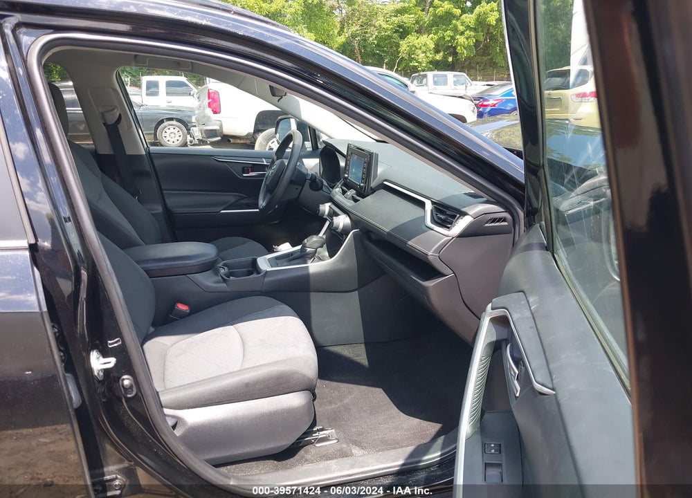 2021 TOYOTA RAV4 XLE VIN: 2T3W1RFV8MC110750