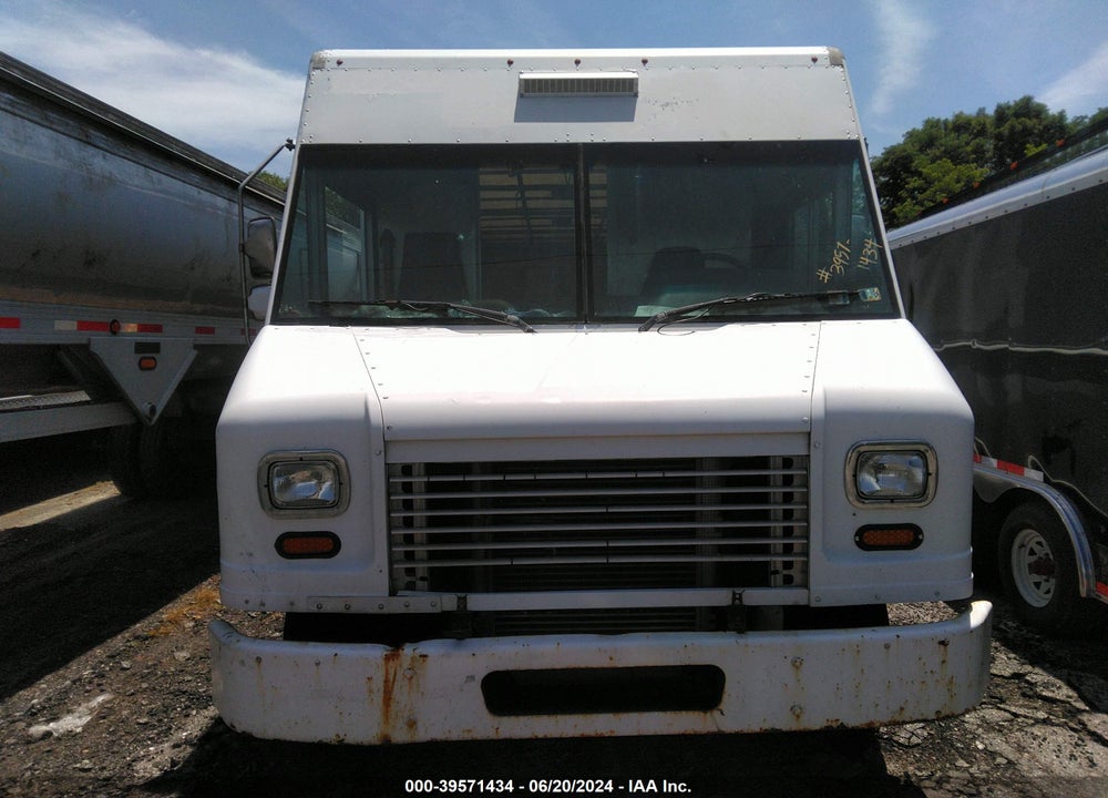 2010 FREIGHTLINER CHASSIS M LINE WALK-IN VAN VIN: 4UZAARDU6ACAM0679
