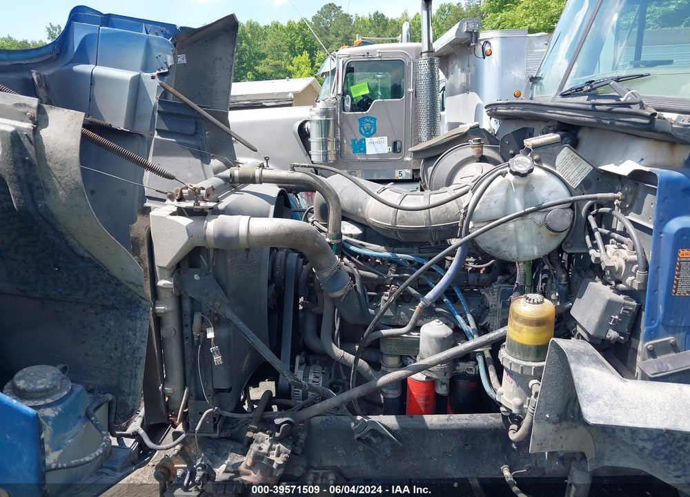 2003 MACK 600 CH600 VIN: 1M1AA13Y23W152176