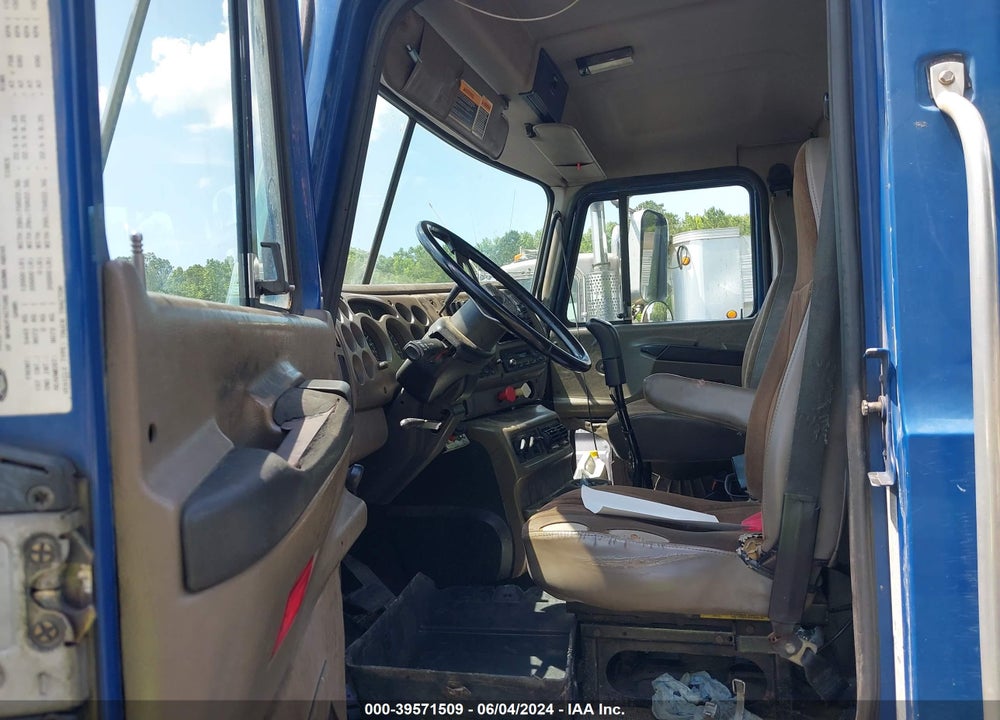 2003 MACK 600 CH600 VIN: 1M1AA13Y23W152176