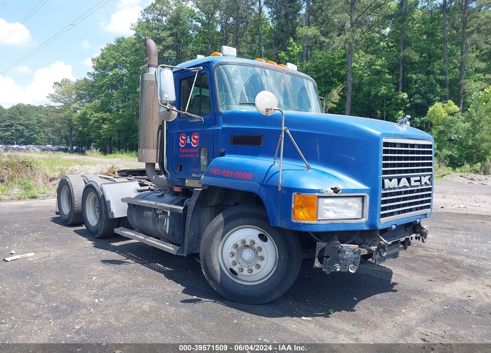 2003 MACK 600 CH600 VIN: 1M1AA13Y23W152176