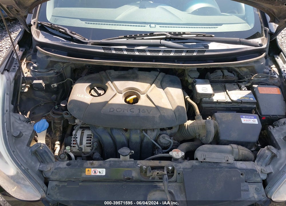 2015 HYUNDAI ELANTRA SE VIN: KMHDH4AE2FU229272