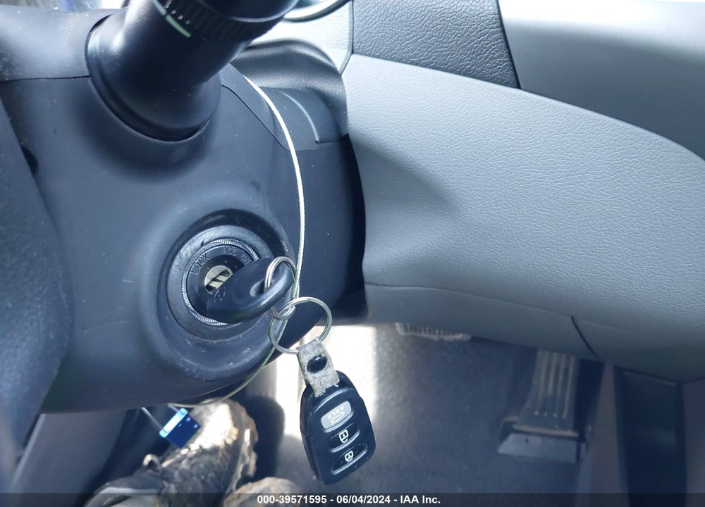 2015 HYUNDAI ELANTRA SE VIN: KMHDH4AE2FU229272