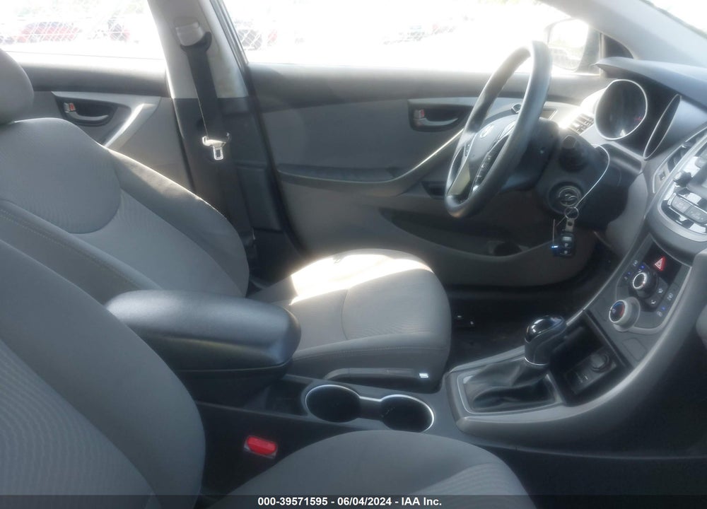2015 HYUNDAI ELANTRA SE VIN: KMHDH4AE2FU229272