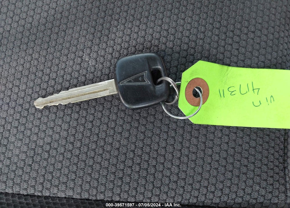 2008 PONTIAC VIBE VIN: 5Y2SL65868Z417311