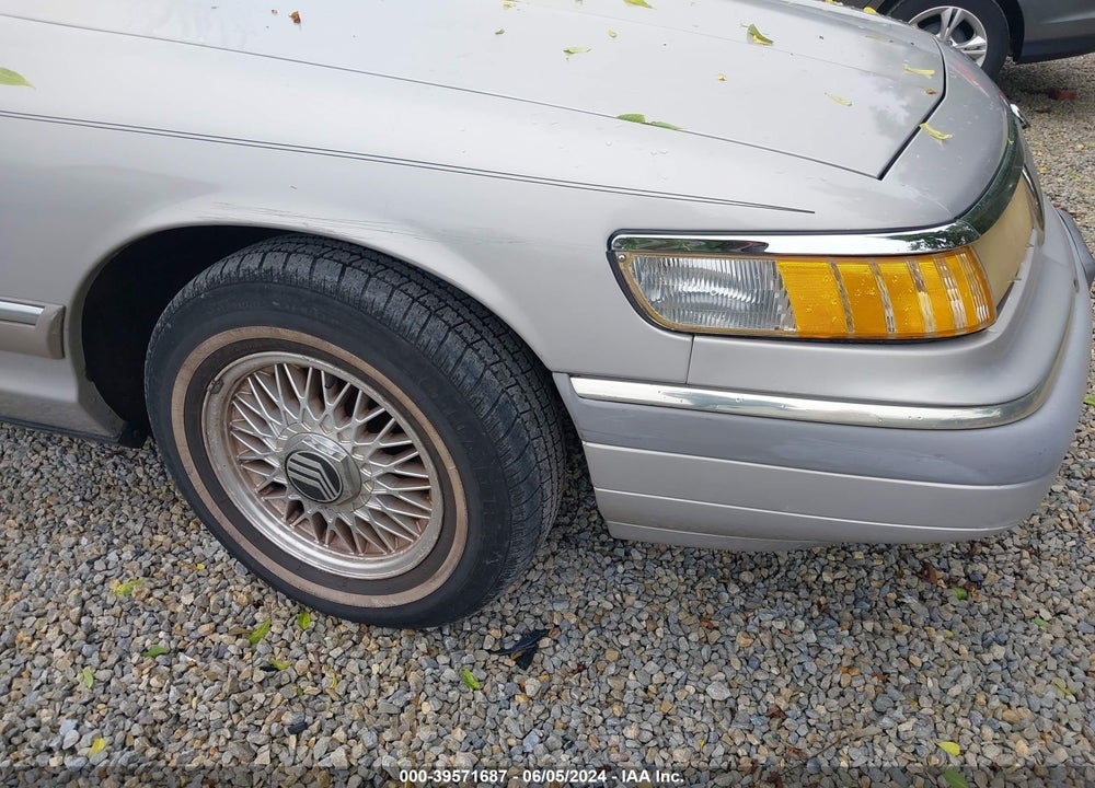 1992 MERCURY GRAND MARQUIS LS VIN: 2MECM75WXNX642420