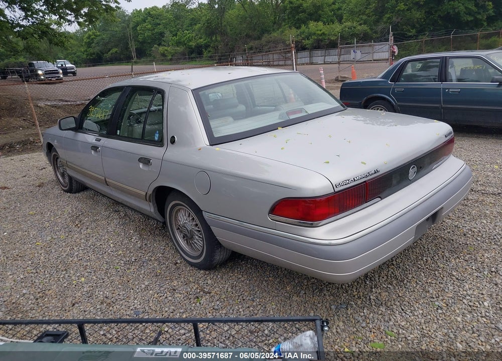 1992 MERCURY GRAND MARQUIS LS VIN: 2MECM75WXNX642420
