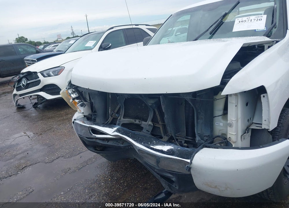 2011 CHEVROLET SILVERADO 1500 LS VIN: 1GCRCREA8BZ161098