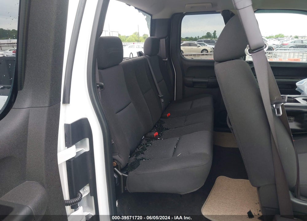 2011 CHEVROLET SILVERADO 1500 LS VIN: 1GCRCREA8BZ161098